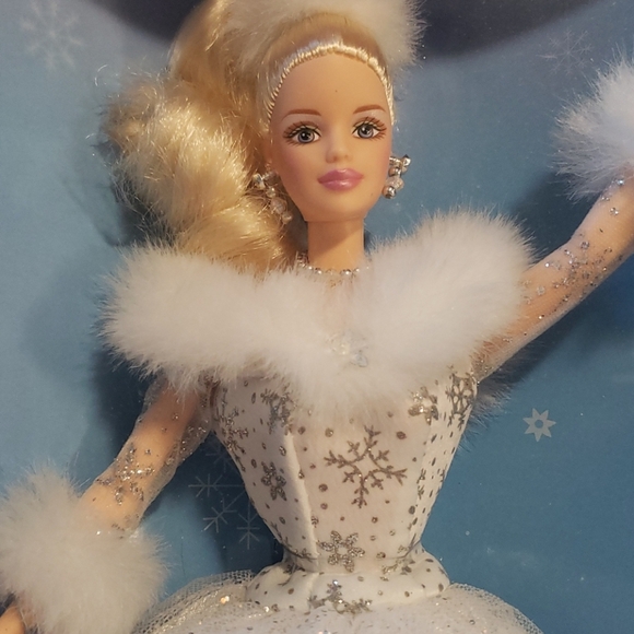 Barbie doll winter reflection - Picture 7 of 8